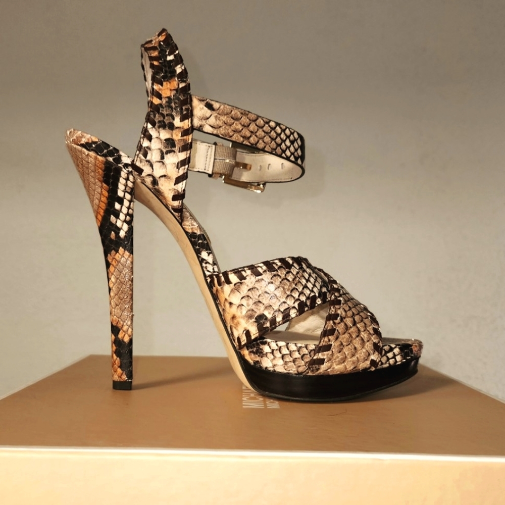 Michael Kors Jet Set 6 Sandal